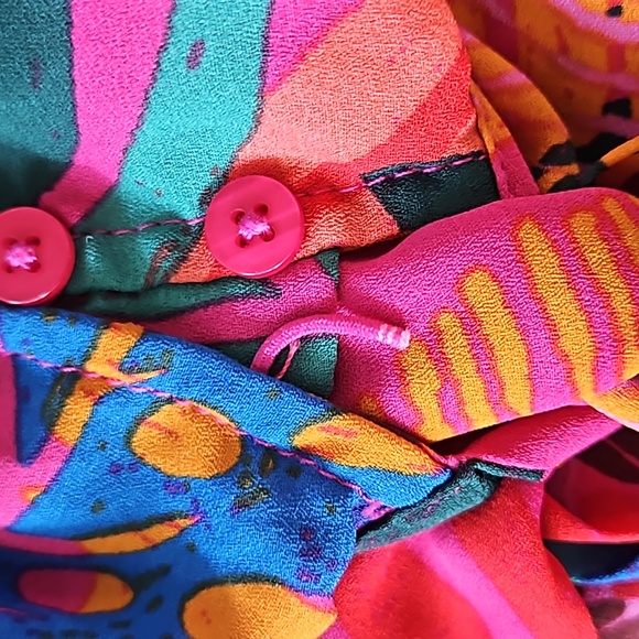 Joie raspberry colorful parrot themed crop tie front blouse-L - Picture 7 of 10